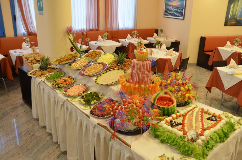 Hotel Cristallo Lignano Sabbiadoro Dış mekan fotoğraf