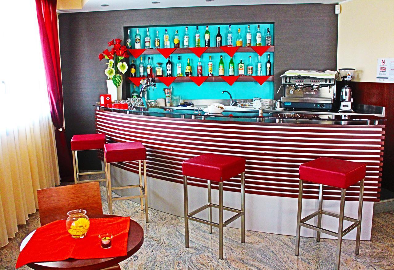 Hotel Cristallo Lignano Sabbiadoro Dış mekan fotoğraf
