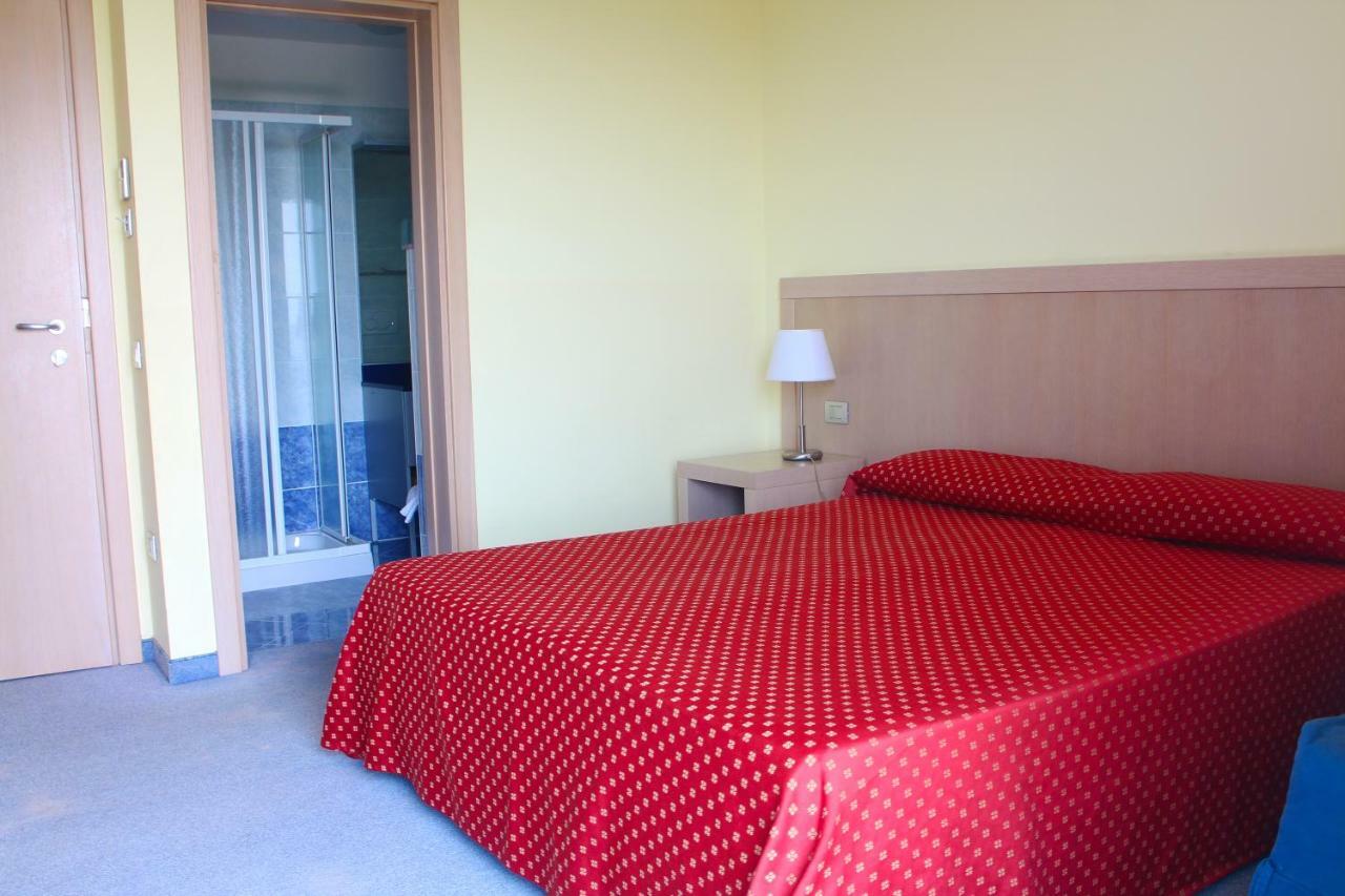 Hotel Cristallo Lignano Sabbiadoro Dış mekan fotoğraf